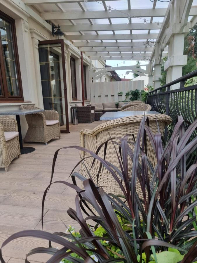 Hotel Dworek Za Lasem 3*