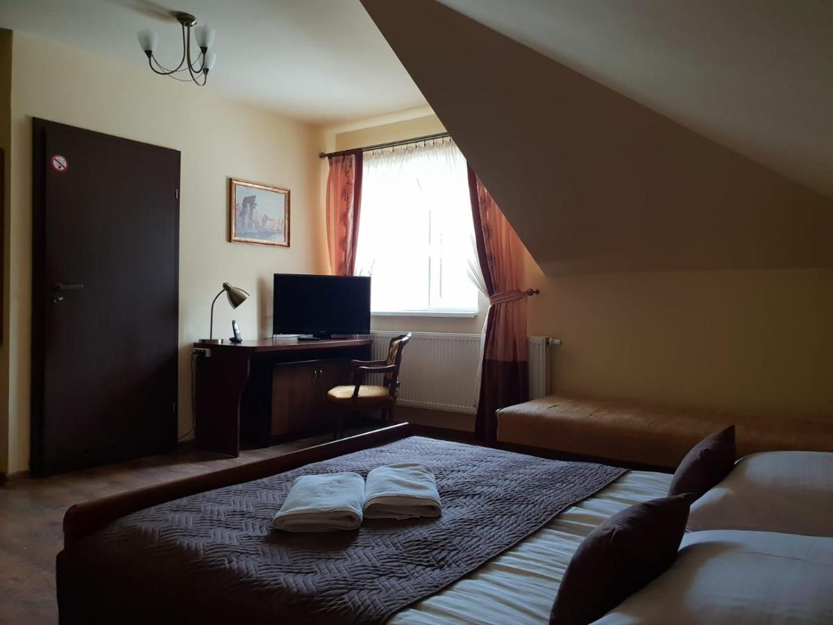 Hotel Dworek Za Lasem