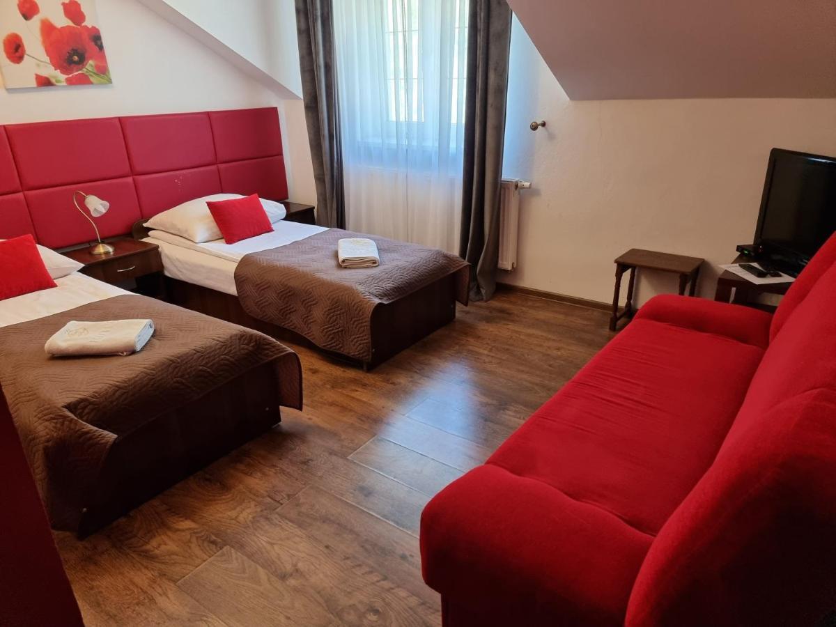 Dworek Za Lasem Hotel 3*