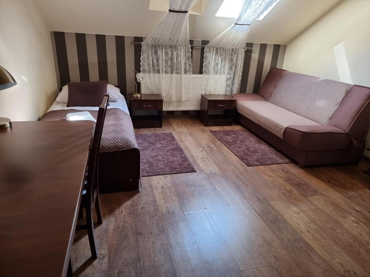 Hotel Dworek Za Lasem Warta