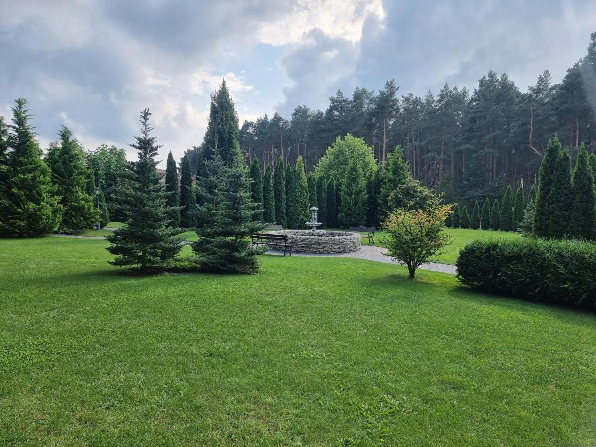 Hotel Dworek Za Lasem 3*