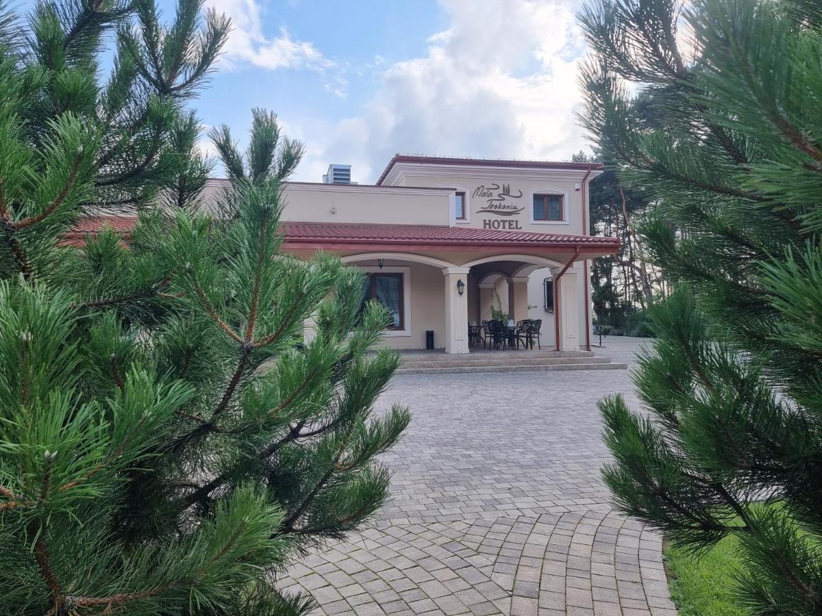 Dworek Za Lasem Hotel 3*